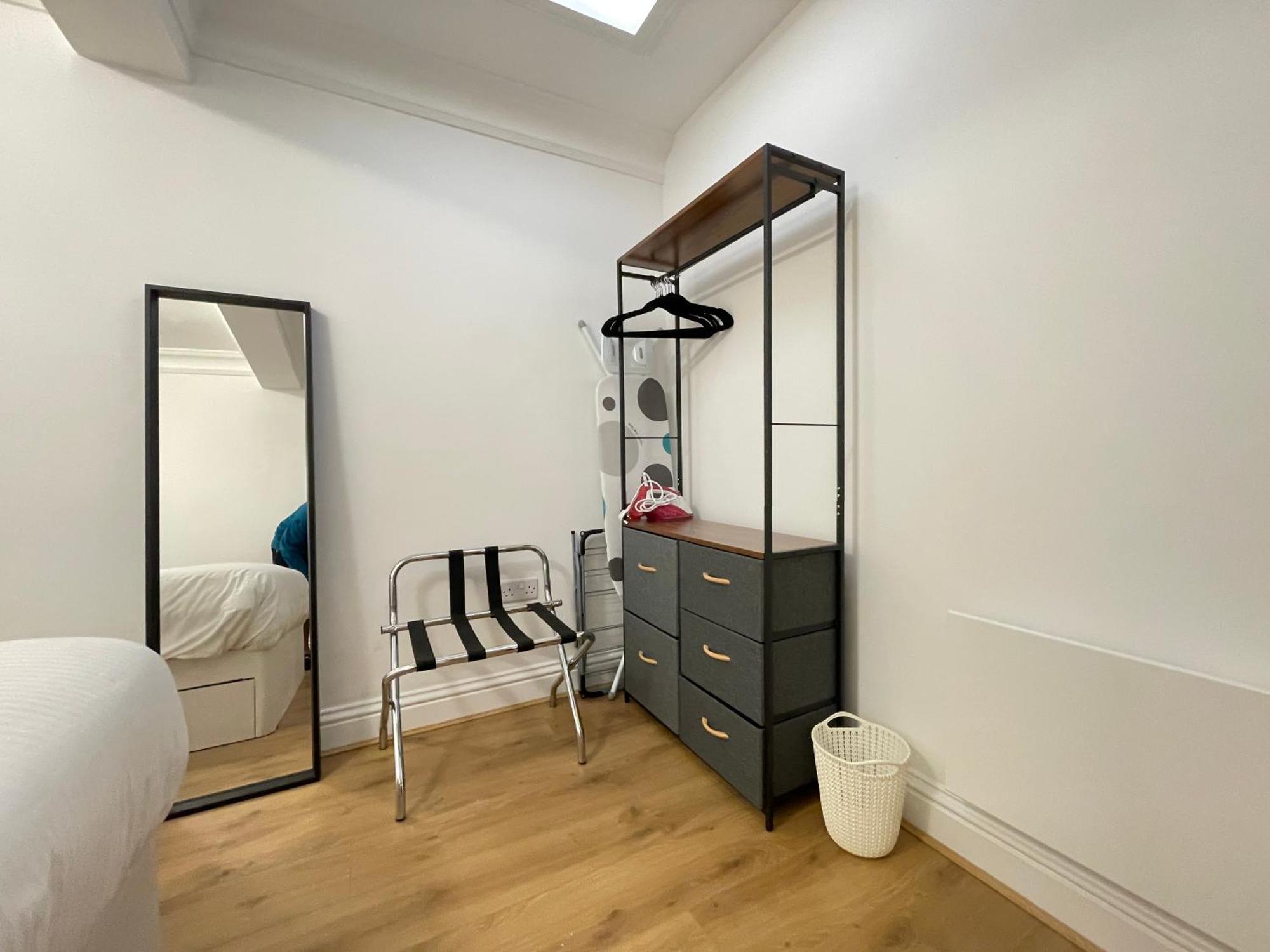 Private 2 Bed Guest House - Van Parking, M25 & A1 Connections ポッターズ・バー エクステリア 写真